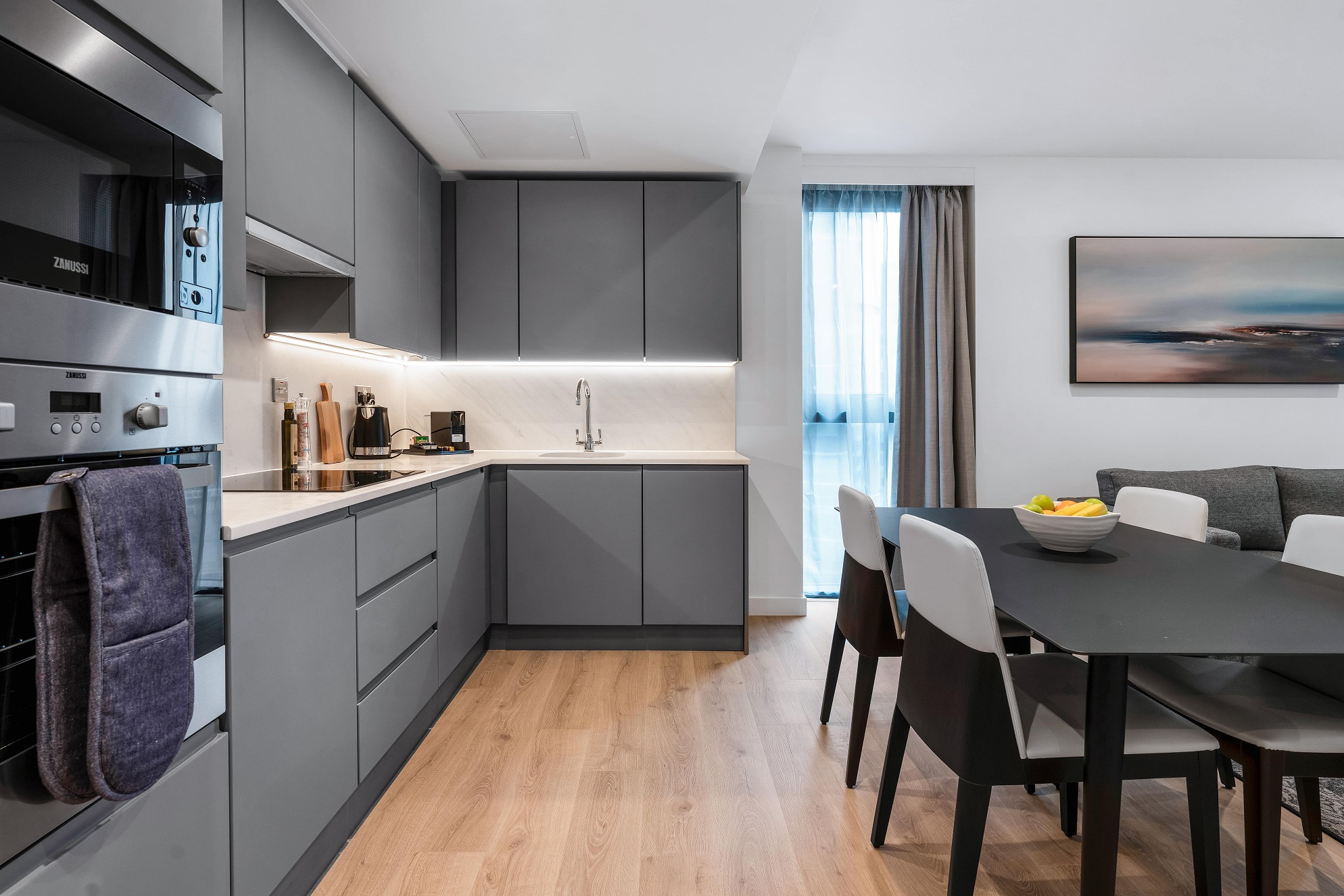 Citysuites Two Luxury Aparthotel Manchester Premium Two Bedroom Apartment Fully Fitted Kitchen Area